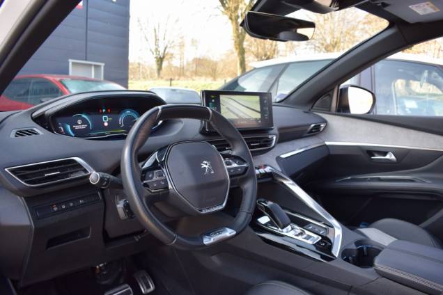 PEUGEOT 3008 GT HYBRID4 e-EAT8 300 CV 13 PEUGEOT 3008 GT HYBRID4 e-EAT8 300 CV 13