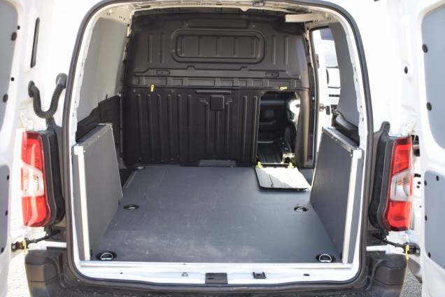 PEUGEOT PARTNER UTILITAIRE STANDARD HDI 100 CV 13 PEUGEOT PARTNER UTILITAIRE STANDARD HDI 100 CV 13