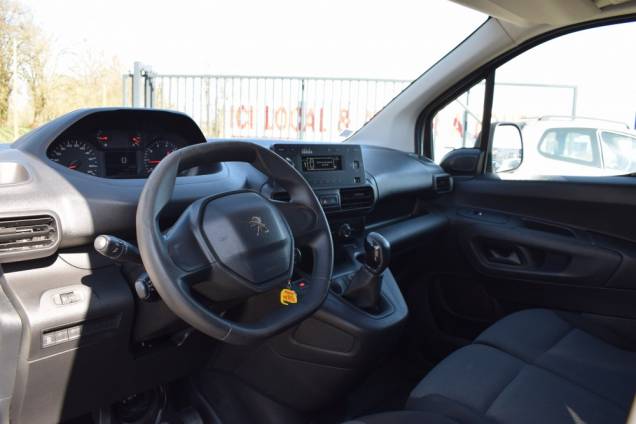 PEUGEOT PARTNER UTILITAIRE STANDARD HDI 100 CV 9 PEUGEOT PARTNER UTILITAIRE STANDARD HDI 100 CV 9