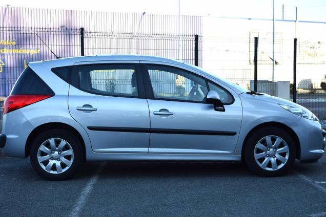 PEUGEOT 207 SW 1.4L 95 CV / TOIT PANORAMIQUE 7 PEUGEOT 207 SW 1.4L 95 CV / TOIT PANORAMIQUE 7