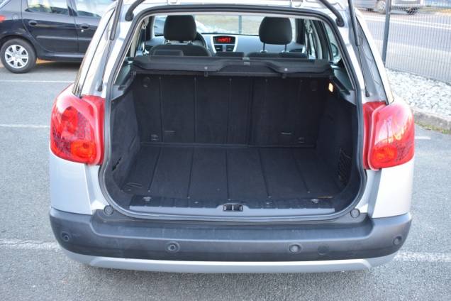 PEUGEOT 207 SW 1.4L 95 CV / TOIT PANORAMIQUE 14 PEUGEOT 207 SW 1.4L 95 CV / TOIT PANORAMIQUE 14