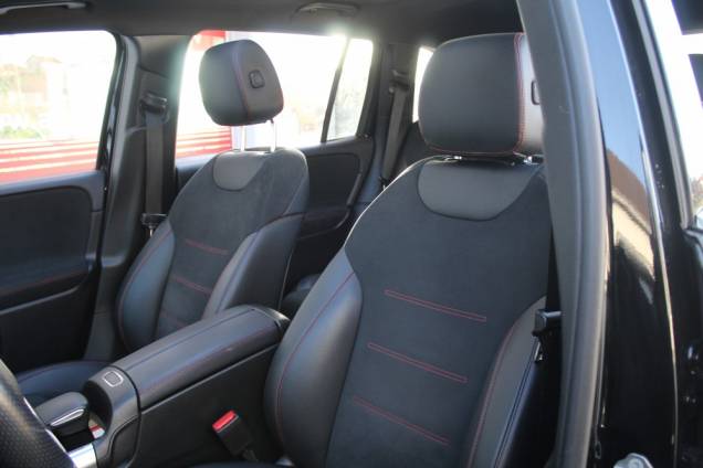 MERCEDES BENZ GLB AMG LINE 200 150 CV 8G-DCT / 7 PLACES / TOIT OUVRANT PANORAMIQUE 14