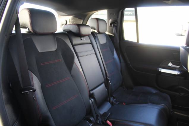 MERCEDES BENZ GLB AMG LINE 200 150 CV 8G-DCT / 7 PLACES / TOIT OUVRANT PANORAMIQUE 15