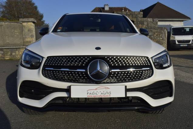 MERCEDES GLC COUPE AMG LINE 300 e 211 CV + 122 CV 9G-TRONIC 5