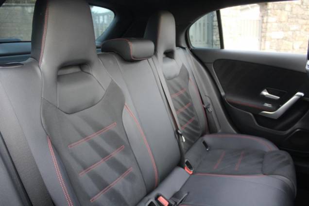 MERCEDES BENZ CLASSE A 200 AMG LINE 150 CV 8G-DCT / TOIT OUVRANT PANORAMIQUE 14