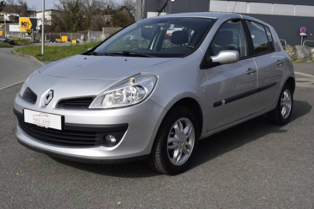 RENAULT CLIO 1.6 110 CV BVA 5 PORTES 1