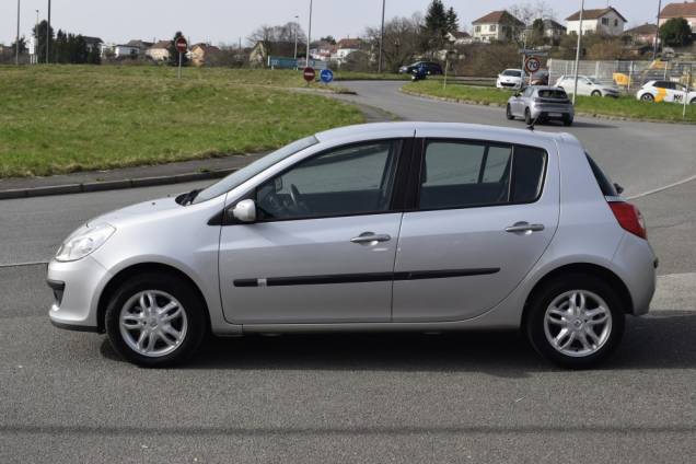 RENAULT CLIO 1.6 110 CV BVA 5 PORTES 2