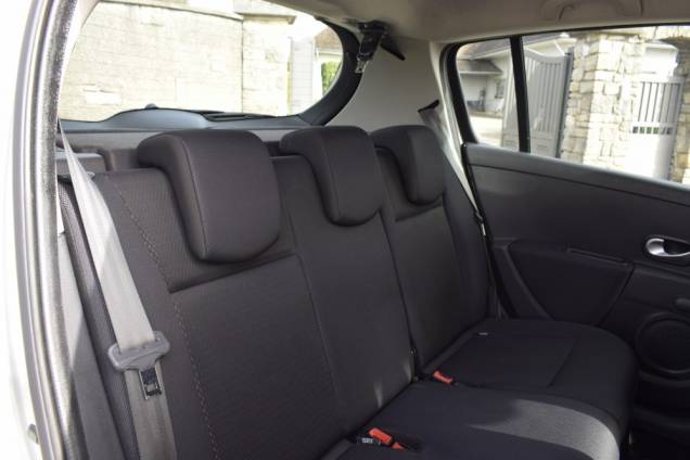 RENAULT CLIO 1.6 110 CV BVA 5 PORTES 12