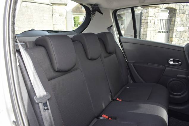 RENAULT CLIO 1.6 110 CV BVA 5 PORTES 14