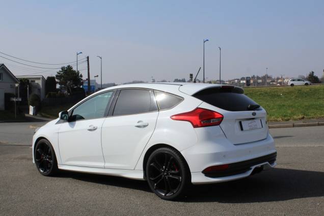 FORD FOCUS ST 2.0 TI-VCT 250 CV BVM6 / SONY 6 FORD FOCUS ST 2.0 TI-VCT 250 CV BVM6 / SONY 6