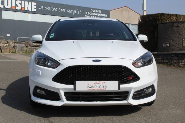 FORD FOCUS ST 2.0 TI-VCT 250 CV BVM6 / SONY 2 FORD FOCUS ST 2.0 TI-VCT 250 CV BVM6 / SONY 2