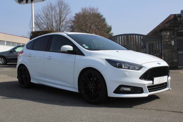FORD FOCUS ST 2.0 TI-VCT 250 CV BVM6 / SONY 3 FORD FOCUS ST 2.0 TI-VCT 250 CV BVM6 / SONY 3