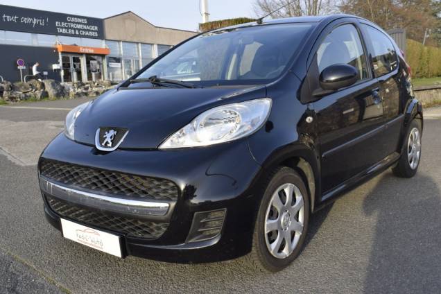 PEUGEOT 107 1.4 HDI 70 CV BVM 1 PEUGEOT 107 1.4 HDI 70 CV BVM 1