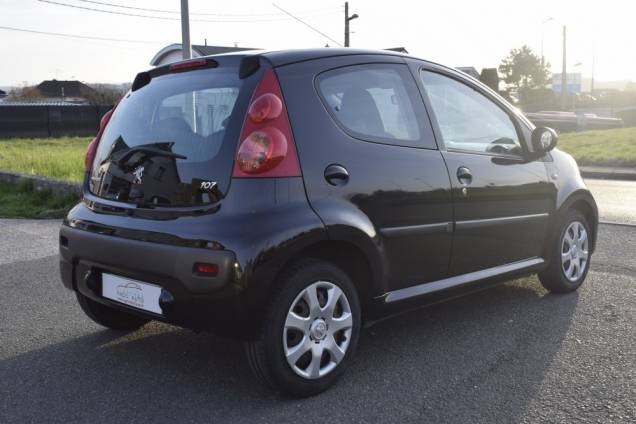 PEUGEOT 107 1.4 HDI 70 CV BVM 4 PEUGEOT 107 1.4 HDI 70 CV BVM 4