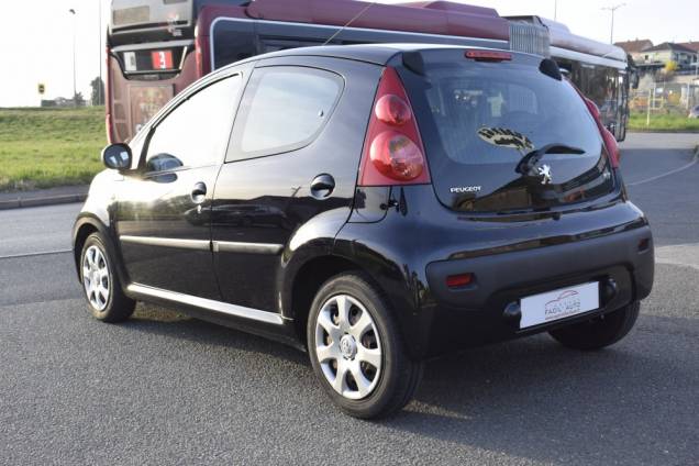 PEUGEOT 107 1.4 HDI 70 CV BVM 5 PEUGEOT 107 1.4 HDI 70 CV BVM 5