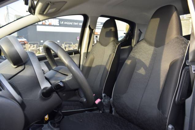 PEUGEOT 107 1.4 HDI 70 CV BVM 9 PEUGEOT 107 1.4 HDI 70 CV BVM 9