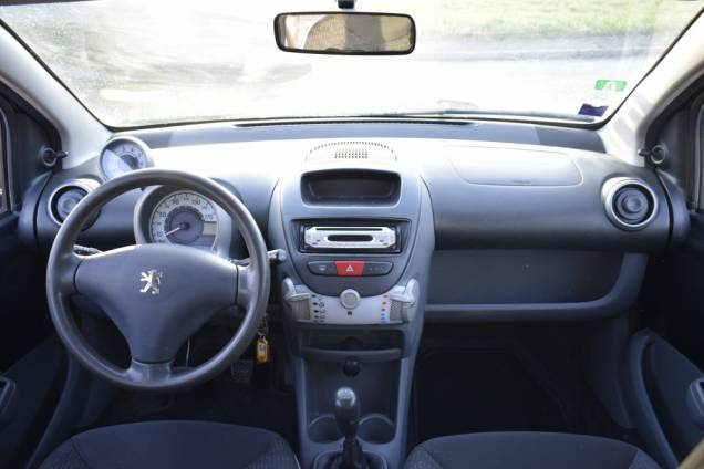 PEUGEOT 107 1.4 HDI 70 CV BVM 11 PEUGEOT 107 1.4 HDI 70 CV BVM 11