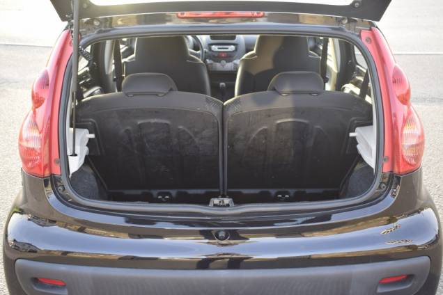 PEUGEOT 107 1.4 HDI 70 CV BVM 12 PEUGEOT 107 1.4 HDI 70 CV BVM 12