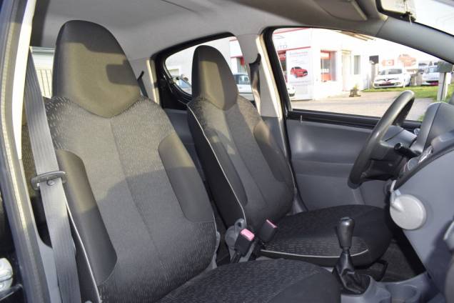 PEUGEOT 107 1.4 HDI 70 CV BVM 14 PEUGEOT 107 1.4 HDI 70 CV BVM 14