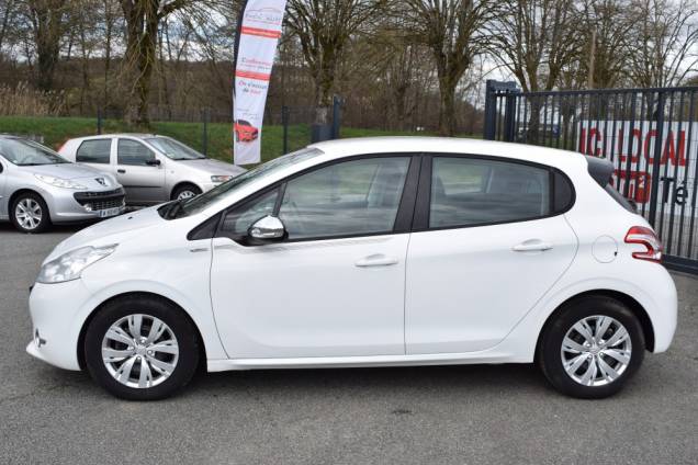 PEUGEOT 208 1.6 HDI 92 CV 5 PORTES URBAN SOUL / 61500 KMS 7 PEUGEOT 208 1.6 HDI 92 CV 5 PORTES URBAN SOUL / 61500 KMS 7