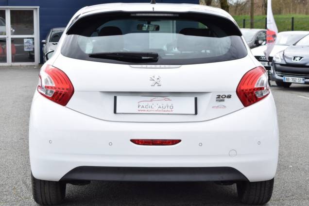 PEUGEOT 208 1.6 HDI 92 CV 5 PORTES URBAN SOUL / 61500 KMS 6 PEUGEOT 208 1.6 HDI 92 CV 5 PORTES URBAN SOUL / 61500 KMS 6