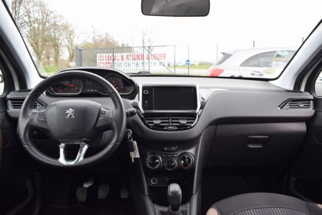 PEUGEOT 208 1.6 HDI 92 CV 5 PORTES URBAN SOUL / 61500 KMS 13 PEUGEOT 208 1.6 HDI 92 CV 5 PORTES URBAN SOUL / 61500 KMS 13