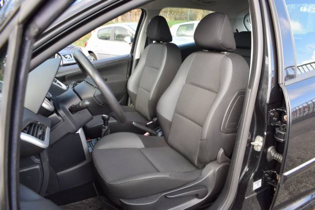 PEUGEOT 207 1.6 HDI 92 CV 5 PORTES / 1ère MAIN / 37900 KMS 11 PEUGEOT 207 1.6 HDI 92 CV 5 PORTES / 1ère MAIN / 37900 KMS 11