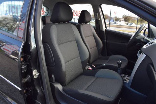 PEUGEOT 207 1.6 HDI 92 CV 5 PORTES / 1ère MAIN / 37900 KMS 12 PEUGEOT 207 1.6 HDI 92 CV 5 PORTES / 1ère MAIN / 37900 KMS 12