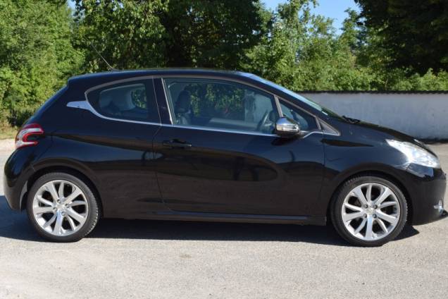 PEUGEOT 208 FELINE 1.6 VTI 120 CV / 76850 KMS / JBL / TOIT PANORAMIQUE / SIEGES AVANT CHAUFFANTS 8