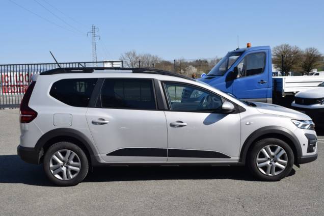 DACIA JOGGER CONFORT 1.0 ECO-G 100 CV 7 PLACES / ESSENCE-GPL 7 DACIA JOGGER CONFORT 1.0 ECO-G 100 CV 7 PLACES / ESSENCE-GPL 7
