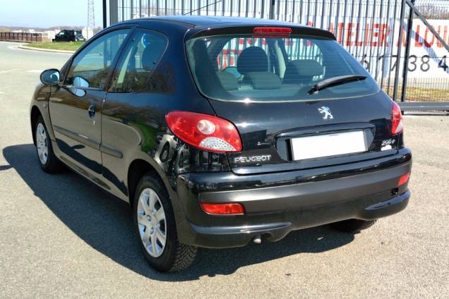 PEUGEOT 206+ 1.1 60 CV / 1ère MAIN / 75900 KMS 3