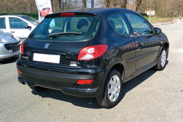 PEUGEOT 206+ 1.1 60 CV / 1ère MAIN / 75900 KMS 4