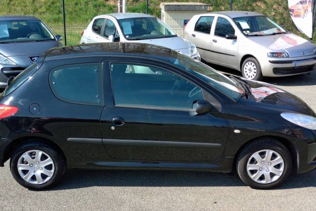 PEUGEOT 206+ 1.1 60 CV / 1ère MAIN / 75900 KMS 10