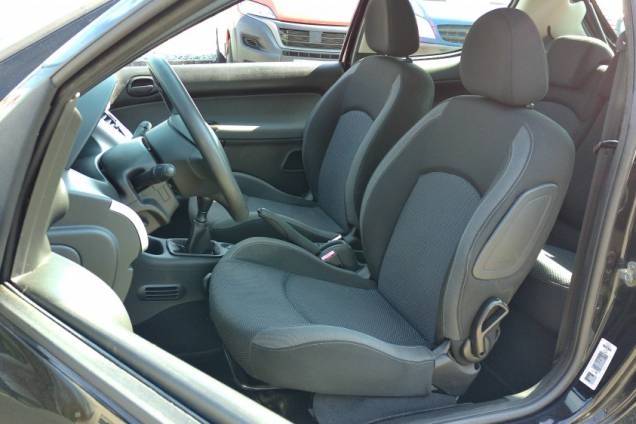 PEUGEOT 206+ 1.1 60 CV / 1ère MAIN / 75900 KMS 11