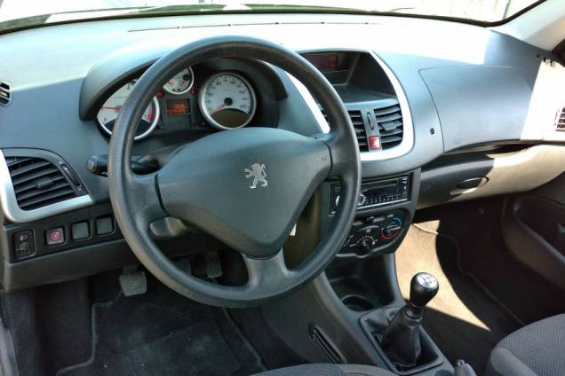 PEUGEOT 206+ 1.1 60 CV / 1ère MAIN / 75900 KMS 15
