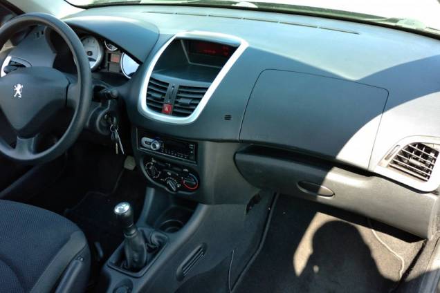 PEUGEOT 206+ 1.1 60 CV / 1ère MAIN / 75900 KMS 17