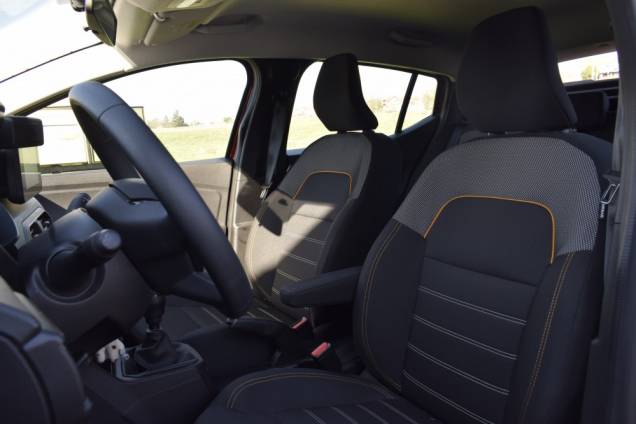 DACIA SANDERO ESSENTIEL 90 CV BVM 12 DACIA SANDERO ESSENTIEL 90 CV BVM 12