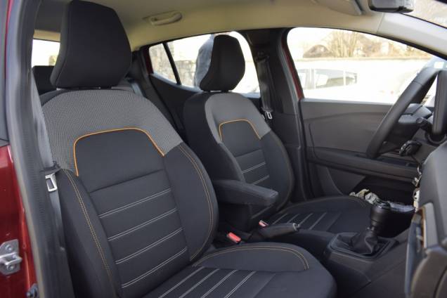 DACIA SANDERO ESSENTIEL 90 CV BVM 13 DACIA SANDERO ESSENTIEL 90 CV BVM 13