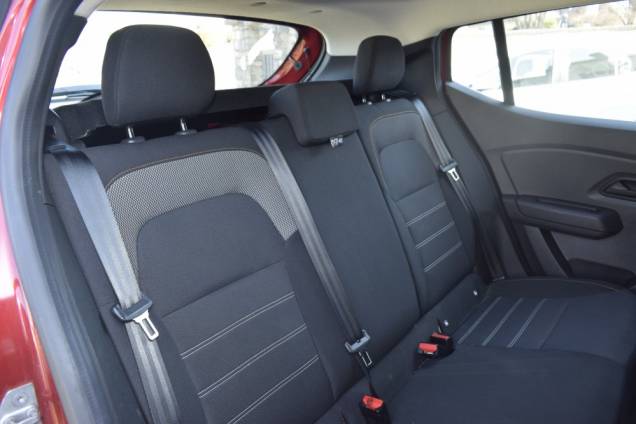 DACIA SANDERO ESSENTIEL 90 CV BVM 15 DACIA SANDERO ESSENTIEL 90 CV BVM 15