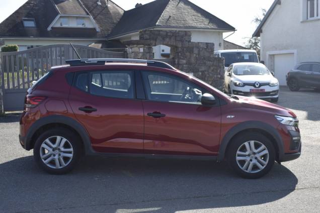 DACIA SANDERO ESSENTIEL 90 CV BVM 5 DACIA SANDERO ESSENTIEL 90 CV BVM 5