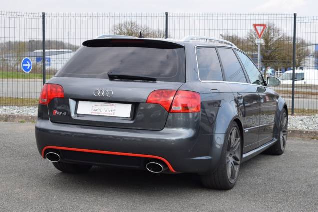 AUDI RS4 AVANT B7 4.2 V8 420 CV BVM6 / PACK F1 / PACK CARBONE / DISQUES CERAMIQUE / SYSTEME  BOSE 3