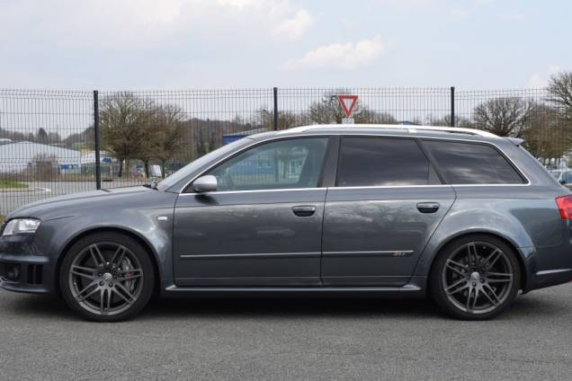 AUDI RS4 AVANT B7 4.2 V8 420 CV BVM6 / PACK F1 / PACK CARBONE / DISQUES CERAMIQUE / SYSTEME  BOSE 8