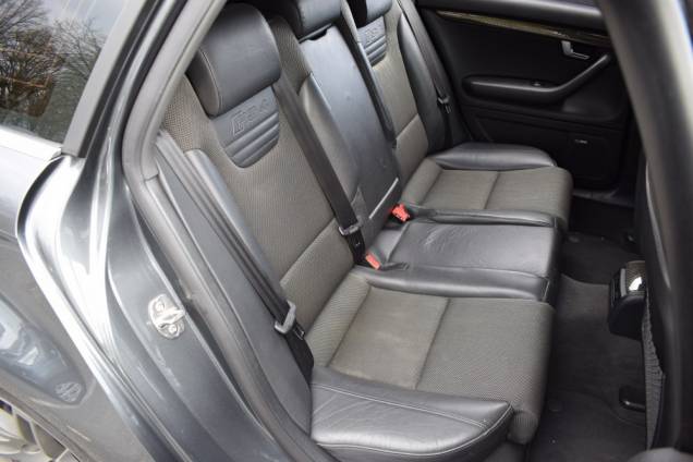 AUDI RS4 AVANT B7 4.2 V8 420 CV BVM6 / PACK F1 / PACK CARBONE / DISQUES CERAMIQUE / SYSTEME  BOSE 25