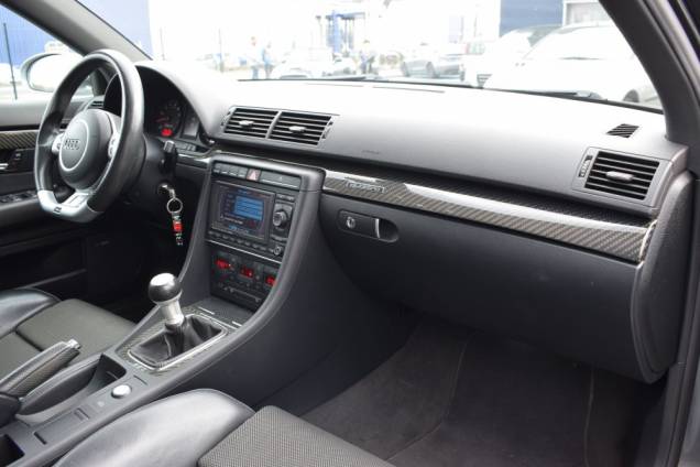 AUDI RS4 AVANT B7 4.2 V8 420 CV BVM6 / PACK F1 / PACK CARBONE / DISQUES CERAMIQUE / SYSTEME  BOSE 26