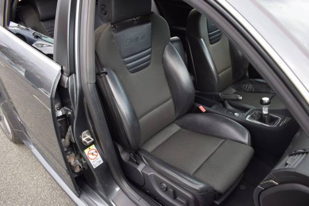 AUDI RS4 AVANT B7 4.2 V8 420 CV BVM6 / PACK F1 / PACK CARBONE / DISQUES CERAMIQUE / SYSTEME  BOSE 27