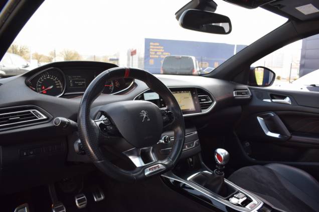PEUGEOT 308 GTI 1.6 THP 270 CV BV6 13 PEUGEOT 308 GTI 1.6 THP 270 CV BV6 13