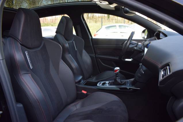 PEUGEOT 308 GTI 1.6 THP 270 CV BV6 17 PEUGEOT 308 GTI 1.6 THP 270 CV BV6 17