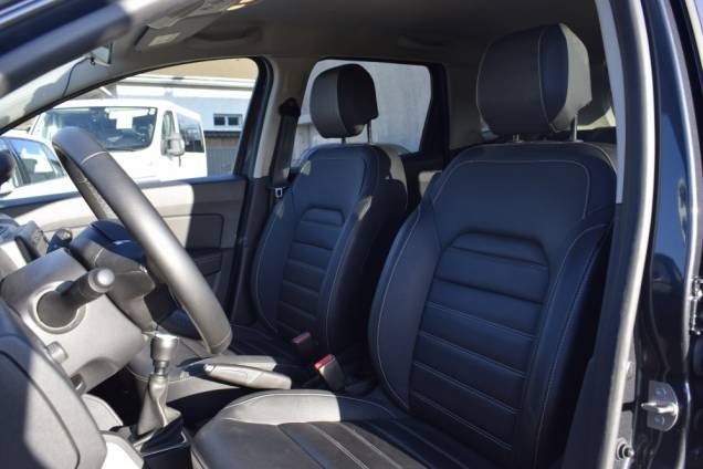 DACIA DUSTER PRESTIGE 4X4 1.5 DCI 115 CV BVM 16 DACIA DUSTER PRESTIGE 4X4 1.5 DCI 115 CV BVM 16