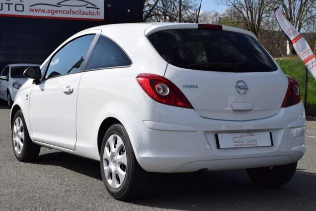 OPEL CORSA 150 eme ANNIVERSAIRE 1.0 65 CV 3 PORTES 5 OPEL CORSA 150 eme ANNIVERSAIRE 1.0 65 CV 3 PORTES 5
