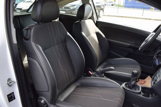 OPEL CORSA 150 eme ANNIVERSAIRE 1.0 65 CV 3 PORTES 12 OPEL CORSA 150 eme ANNIVERSAIRE 1.0 65 CV 3 PORTES 12